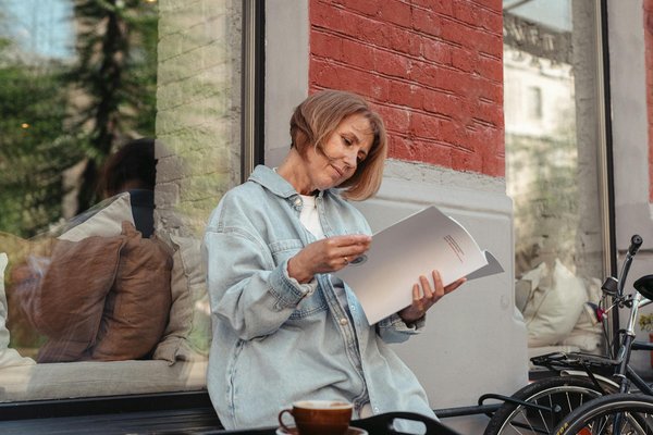 Découvrez la fabrication d'éventail en tissu élégant